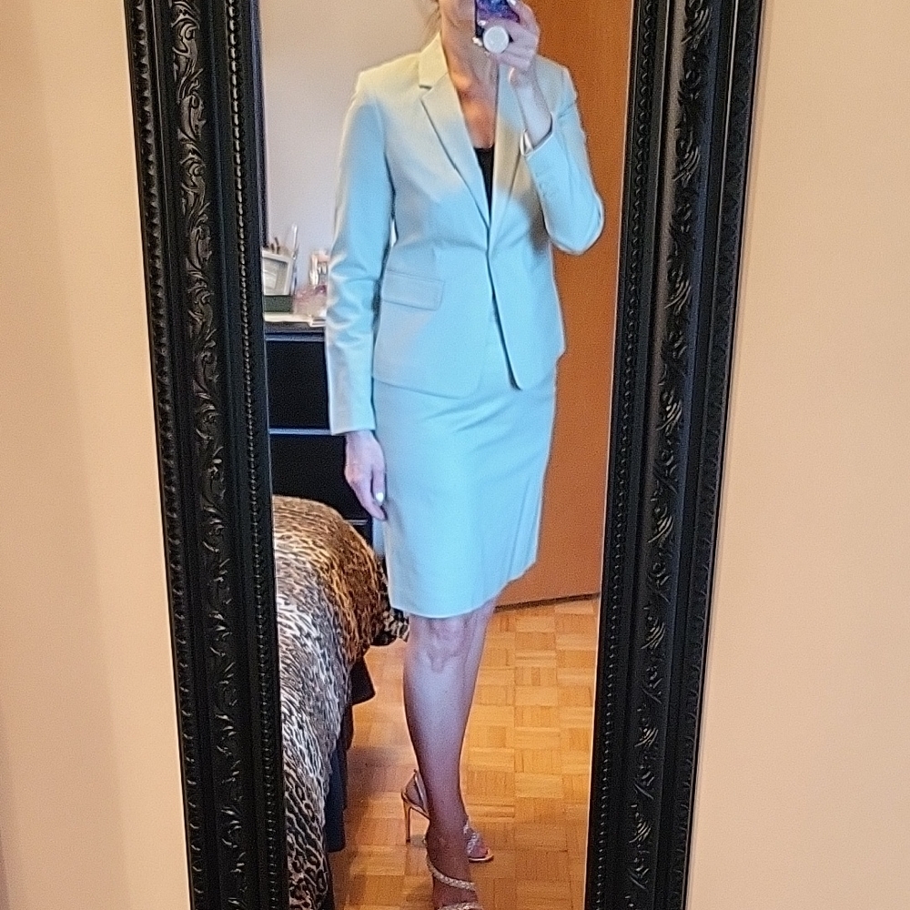 Liz Claiborne Beige/Tan/Ecru/Khaki Blazer & Skirt Suit, 10*